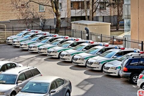 Naujuose policijos automobiliuose pareigūnas turi jaustis patogiai ir saugiai