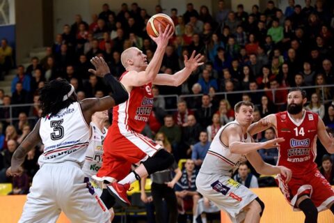 „Lietuvos rytas“ vos išnešė sveiką kailį