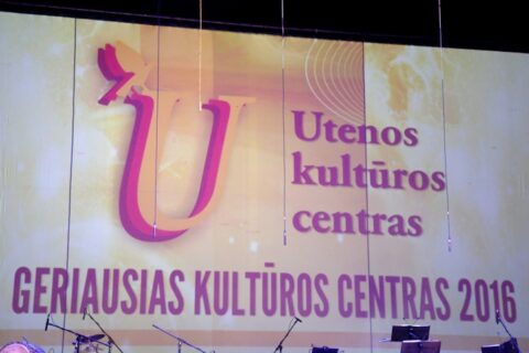 Iškilmingi apdovanojimai – Utenos kultūros centrui ir ansambliui „Vieversa“