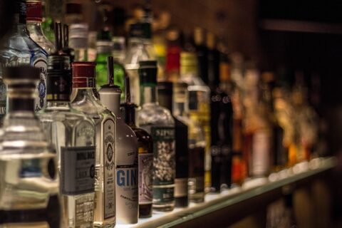 Penki populiariausi mitai ir realybė apie alkoholio pardavimą