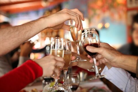 Seimas pritarė: alkoholis – tik nuo 20 metų