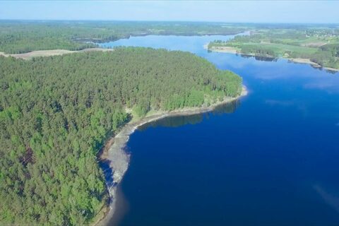 Plaukiojanti sala pridarė rūpesčių