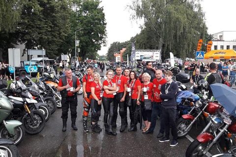 Ratuoti mototurizmo ralio dalyviai vežė Utenos vėliavą