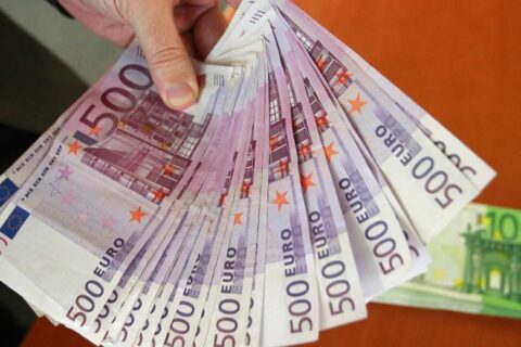 Nuteista mokesčių nemokėjusi molėtiškė notarė