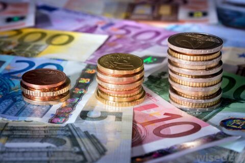 Išmokamos pirmosios ilgalaikio darbo išmokos