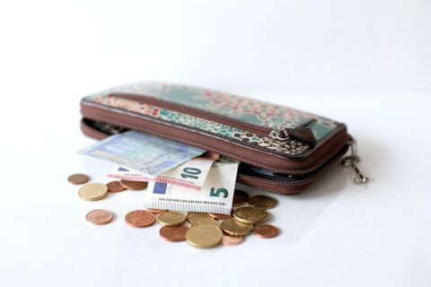 Socialiniams darbuotojams – didesni atlyginimai
