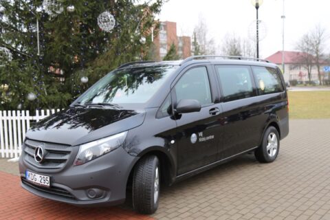 Krizių centrui – kalėdinė rotariečių dovana