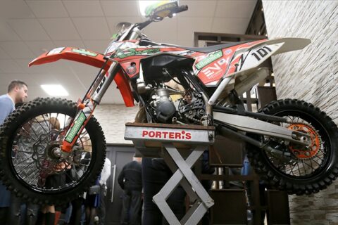 20-metį švenčiantis „Porteris“ augina jaunąją motokrosininkų kartą