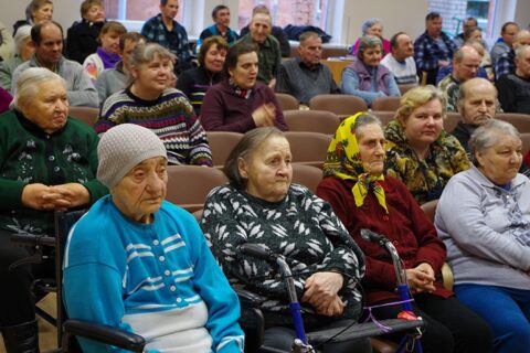 Utenos socialinės globos namuose skambėjo „Versmės“ dainos