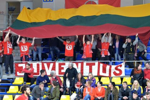 „Juventus“ krepšinio aistruoliams įteikė 100-mečio dovaną