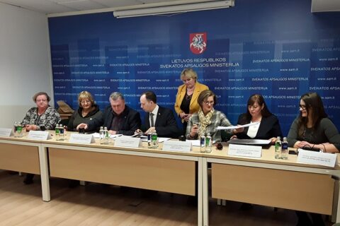 Susitarimas dėl medikų atlyginimo didinimo – pasirašytas