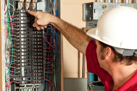 Didžiausi elektros grobstymo atvejai: įkliūva net išmaniausi