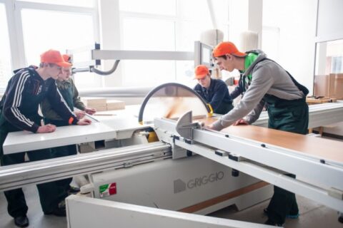 Atsisakoma daugiau nei 300 profesinio mokymo programų