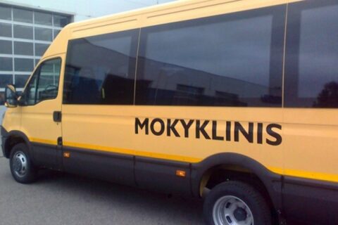 Zarasuose mokyklinis autobusas partrenkė mažametę