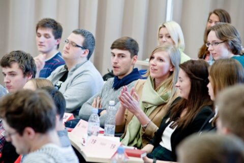 Patvirtintas mažiausias stojamasis konkursinis balas į universitetus ir kolegijas