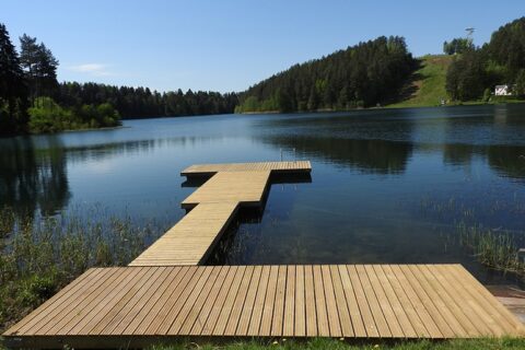 Prie Žaliojo ežero – naujas pantoninis tiltas