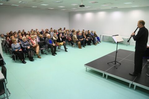 Utenoje – šimtmečio dialogas tarp dviejų poetų