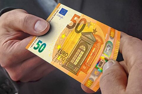 Seimas pritarė vaiko pinigų padidinimui iki 50 eurų