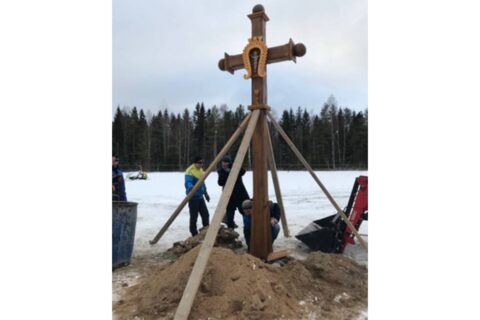 Zarasiškių kryžius – Sankt Peterburgo lietuviams