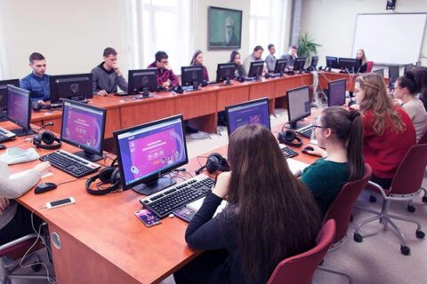 Apdovanoti Nacionalinio ekonomikos egzamino nugalėtojai