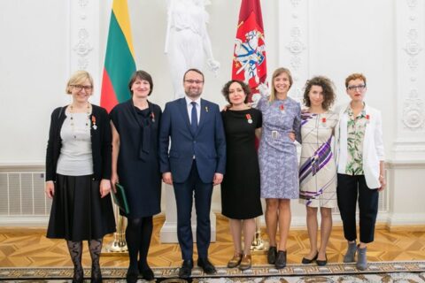 Valstybės apdovanojimai – kultūros ir meno atstovams
