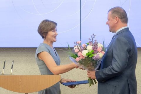 Prisiekė Vyriausybės atstovai