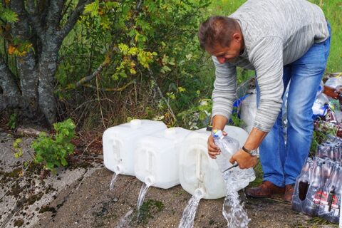 Buvusiame srutų rezervuare gausiai liejosi velnio lašai