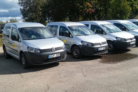 Pusšimtis tarnybinių automobilių pasiekė mobilius laiškininkus