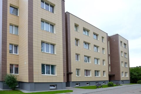 Kartu su pagreitį įgaunančia daugiabučių renovacija savivaldybės investuoja į šilumos sistemų modernizavimą
