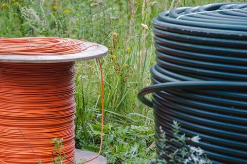 Sėkmingai tęsiami projekto „Naujos kartos interneto prieigos infrastruktūros plėtra“ šviesolaidinių linijų tiesimo darbai Utenos apskrityje