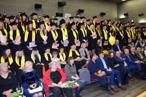 Diplomų įteikimo šventėje – priesaikos