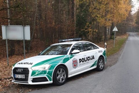 Velykų savaitgalį policija ragina likti namuose, o vykti bus galima tik išimtiniais atvejais