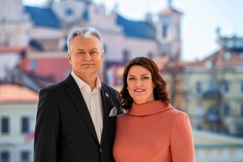 LR Prezidento Gitano Nausėdos ir ponios Dianos Nausėdienės sveikinimas Lietuvos žmonėms šv. Velykų proga