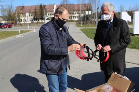 Panevėžio PPAR Utenos filialas apdovanojo Utenos medikus