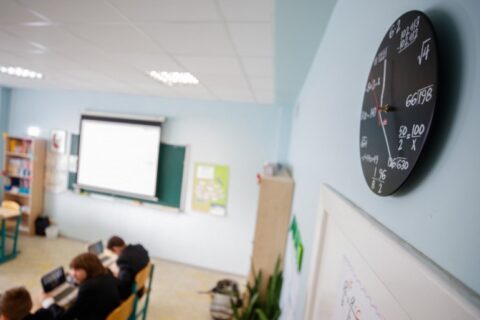 Ar mokyklos grįš į įprastą gyvenimą – spręs pačios
