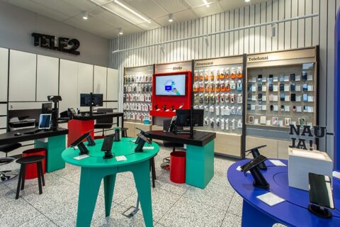 „Tele2“ atnaujina prekybos tinklo veiklą klientams – atidaromas salonas Utenoje