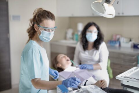 Nepaisant naujų saugumo reikalavimų, odontologijos klinika nedidina paslaugų kainų