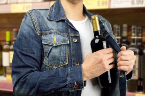 Iki pilnos laimės pritrūko… vogto alkoholio