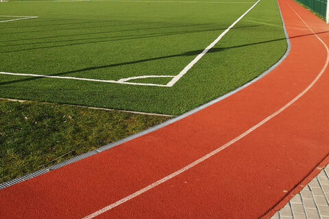 Atnaujintą sporto aikštyną turės dar viena Utenos miesto mokykla