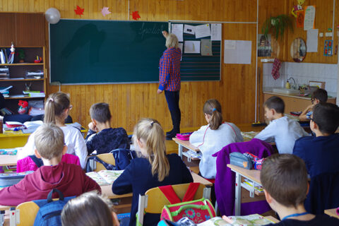 Pateikė naujas rekomendacijas mokykloms: planuojamas mokinių grįžimas į klases