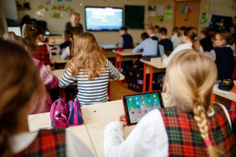 Nuspręsta: nuo rugsėjo mokiniai mokysis klasėse