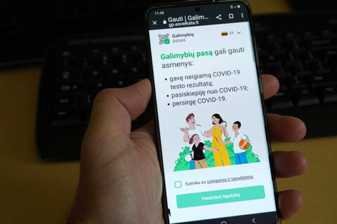 Smurtavo prieš apsaugos darbuotoją, paprašiusį galimybių paso