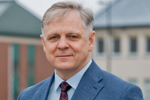 Pokalbis su E. Pupiniu: apie didėjančias pensijas, vienišo asmens išmoką, šildymo kompensacijas ir kitas aktualijas