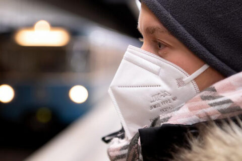 Nuo šiol renginiuose uždarose erdvėse privaloma dėvėti respiratorius