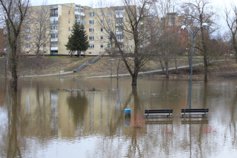 Pavasarėjantys orai patvindė miesto parką