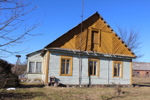 Gabaus meistro neeilinė sodyba, kelnės, kainavusios gyvybę, ir pusė kiaušinio per Velykas