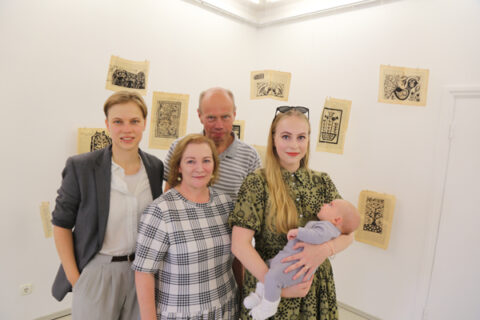 Motinystė jaunajai menininkei – ne kliūtis kurti, tobulėti ir rengti parodas