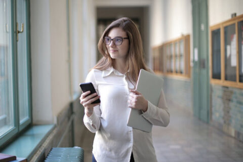 Išankstines darbo sutartis sudarė 100 pedagogikos studentų