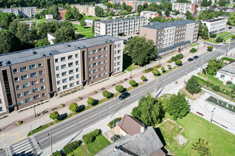 Artėjant rekordiškai brangiam šildymo sezonui primena apie renovaciją