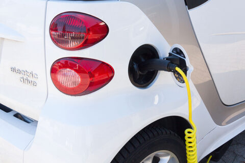 Patarimai, kurie pravers renkantis naudotą elektromobilį